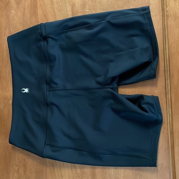 Spyder Exercise Shorts Size Large - Picture 7 of 11